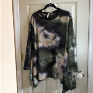 Tye dye shark bit waffle knit top.